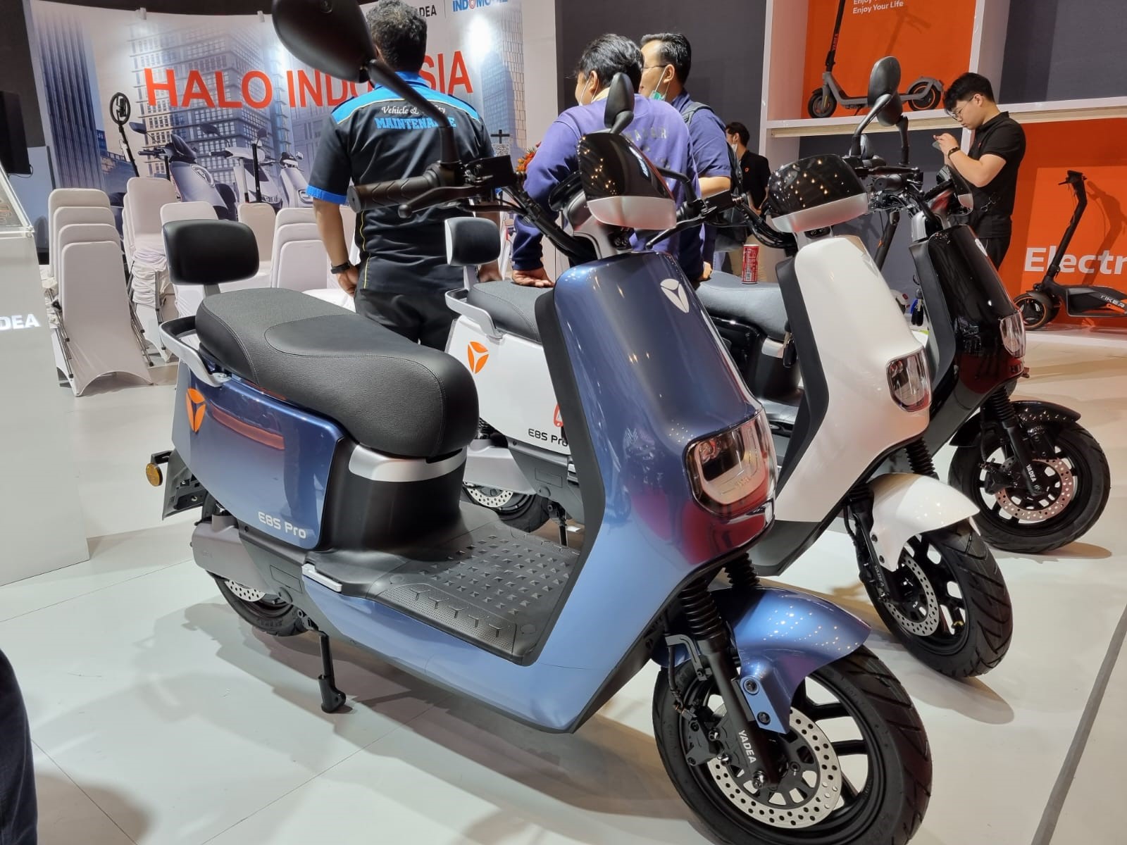 Perdana Meluncur di IIMS 2023, Kepoin Merek Motor Listrik Yadea Ini!