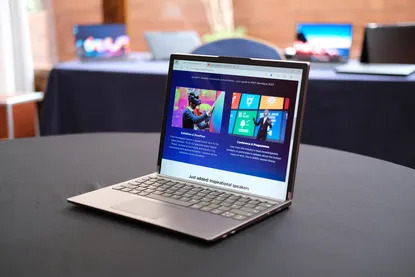 Lenovo Pamer Laptop Layar Gulung di MWC 2023