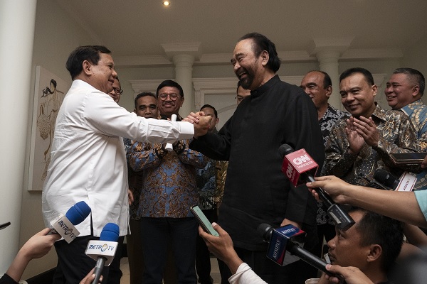 Pertemuan Surya Paloh – Prabowo yang  Menyejukkan dan Mendebarkan