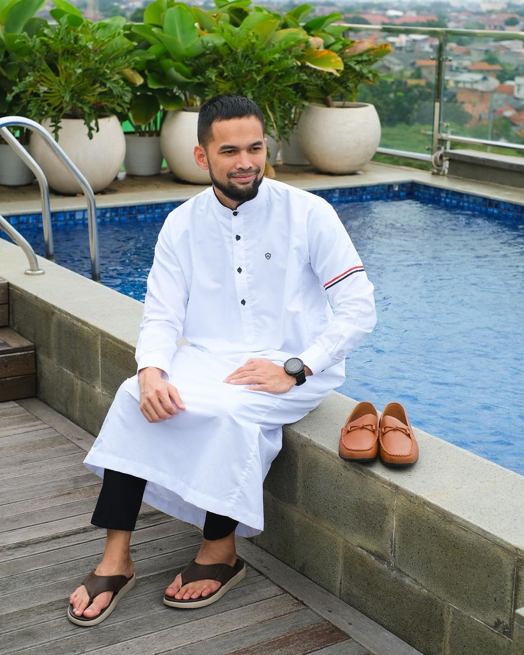 Mulia! 6 Artis Ini Bangun Masjid, Ada yang Bangun di Uganda!