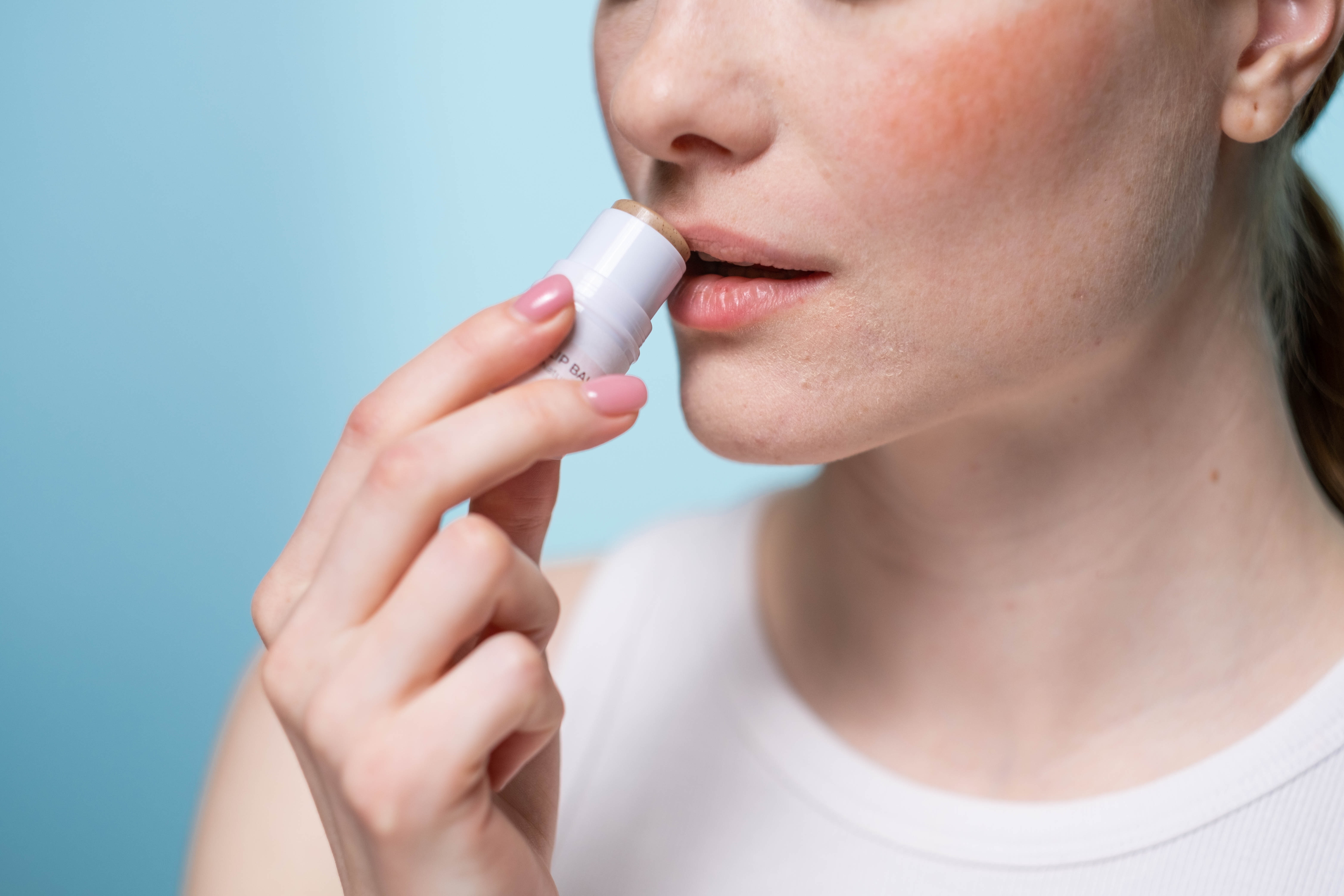 Cara Mengatasi Bibir Kering Selama Puasa