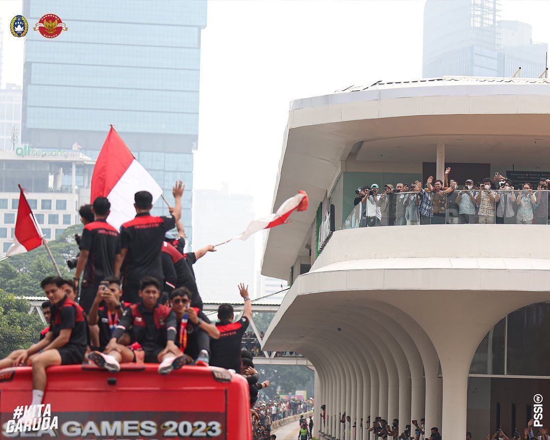 Gaduh Konvoi SEA Games 2023: Cabor Naik Bandros Menunggu Timnas Indonesia U-22 Pakai Transjakarta