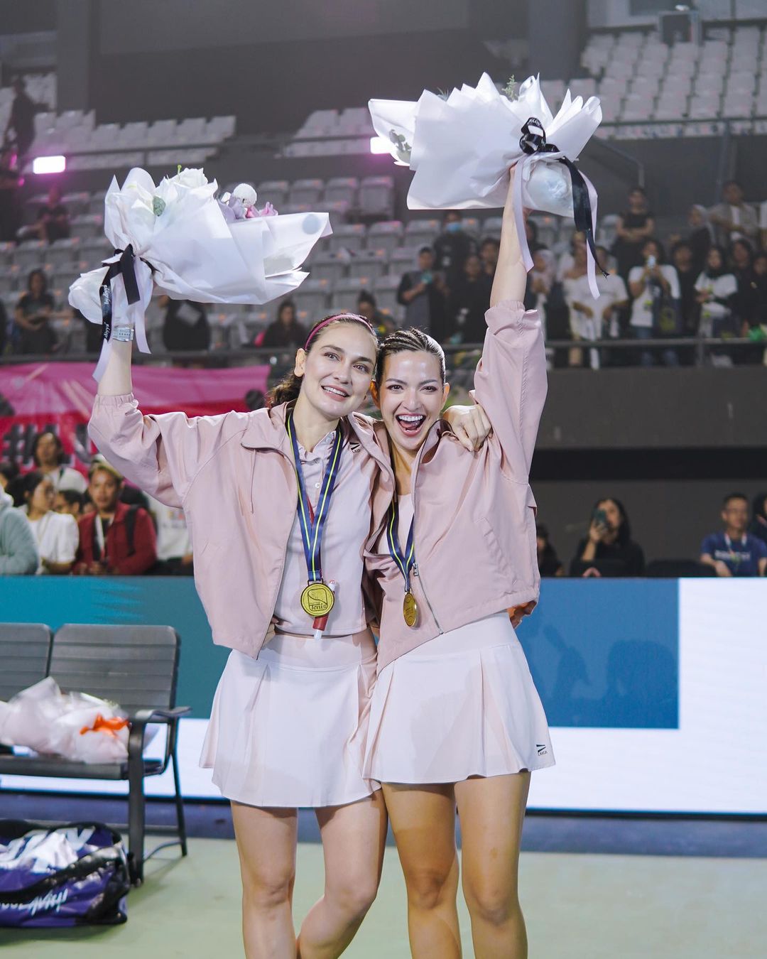 Aktif Berolahraga, Nia Ramadhani Menangkan Lagi-Lagi Tenis!